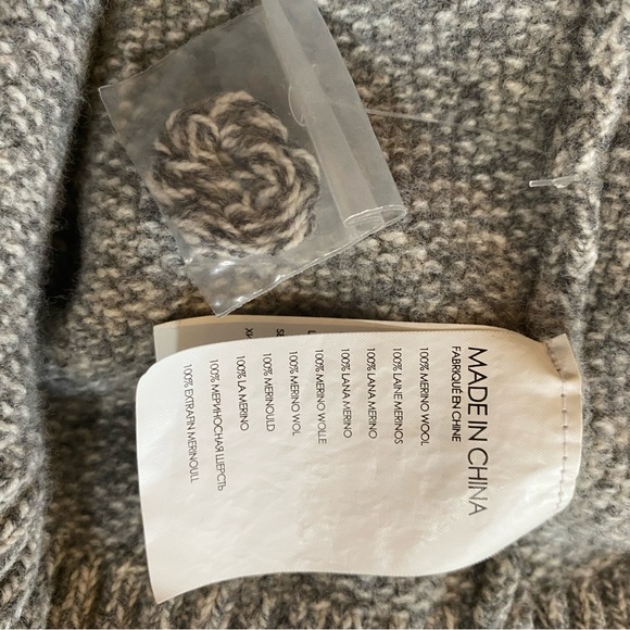 Club Monaco XS pure merino wool heather grey sweater. - Picture 8 of 8